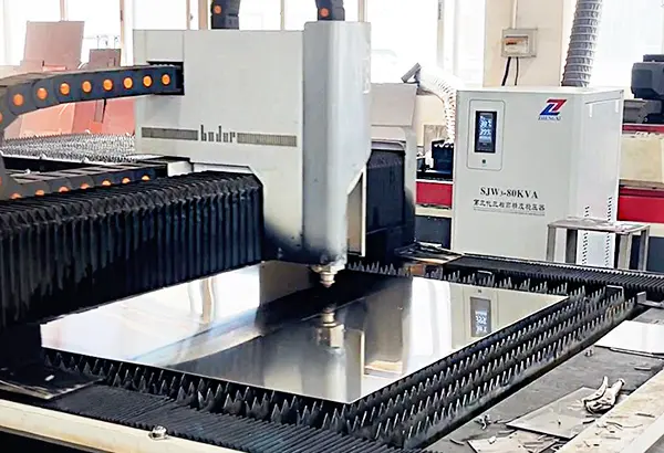 Industrial 3 phase voltage stabilizers