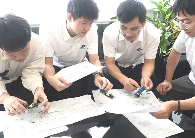 zhengxi Staff